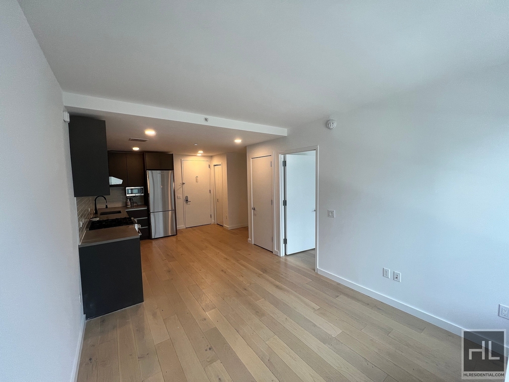 Northern Boulevard - Photo 1