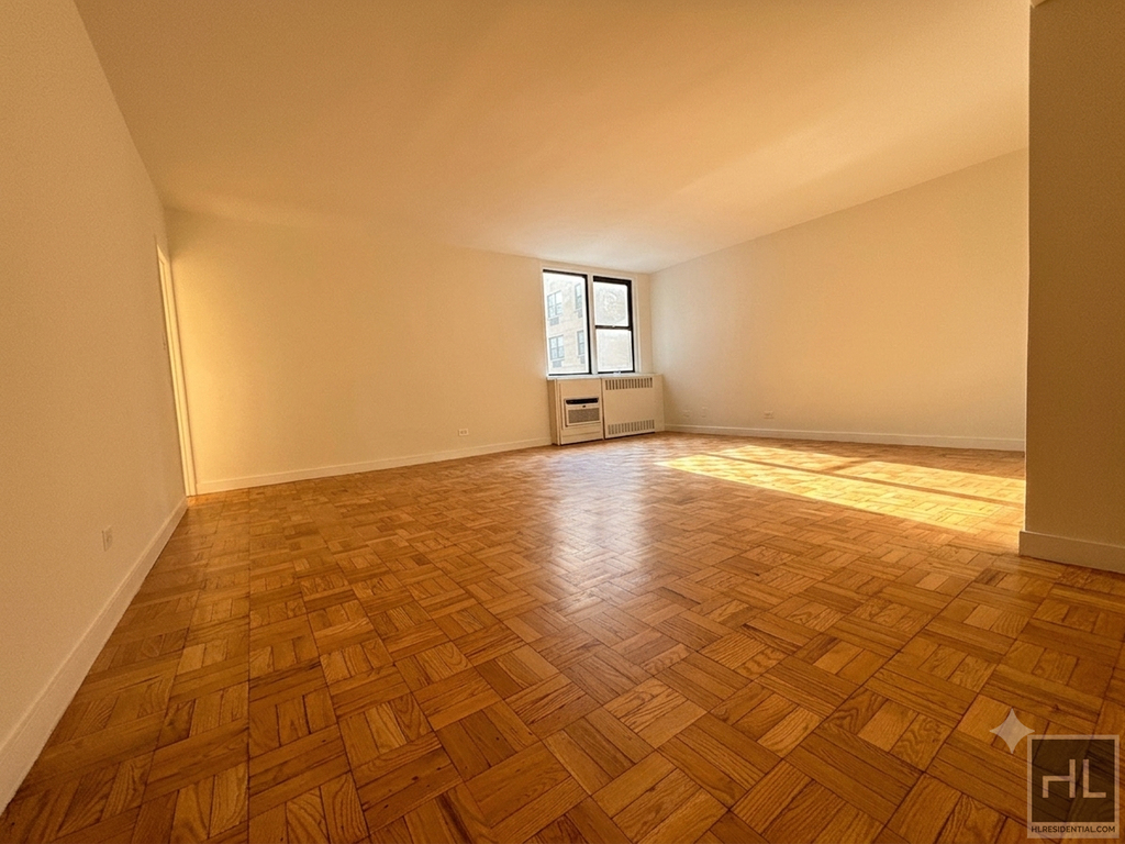East 79th Street - Photo 0
