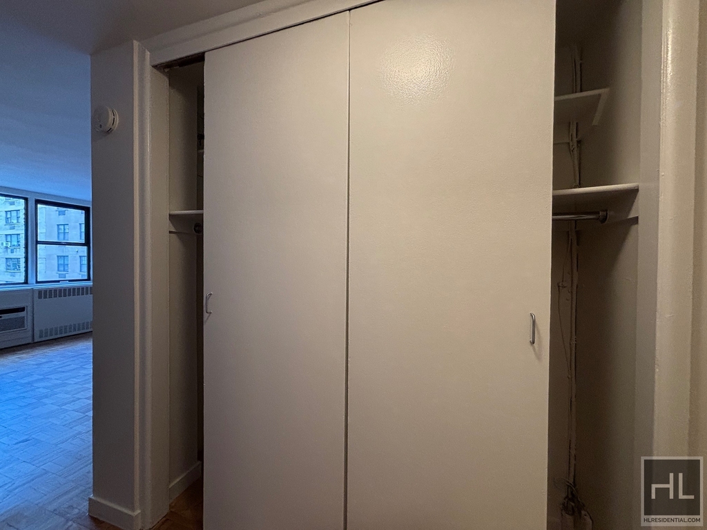 East 79th Street - Photo 4
