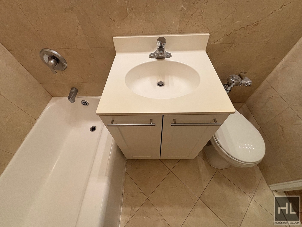 East 79th Street - Photo 7