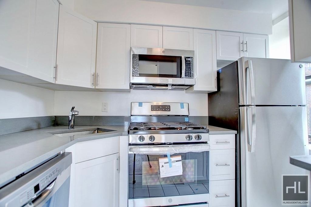 West 79 Street - Photo 8