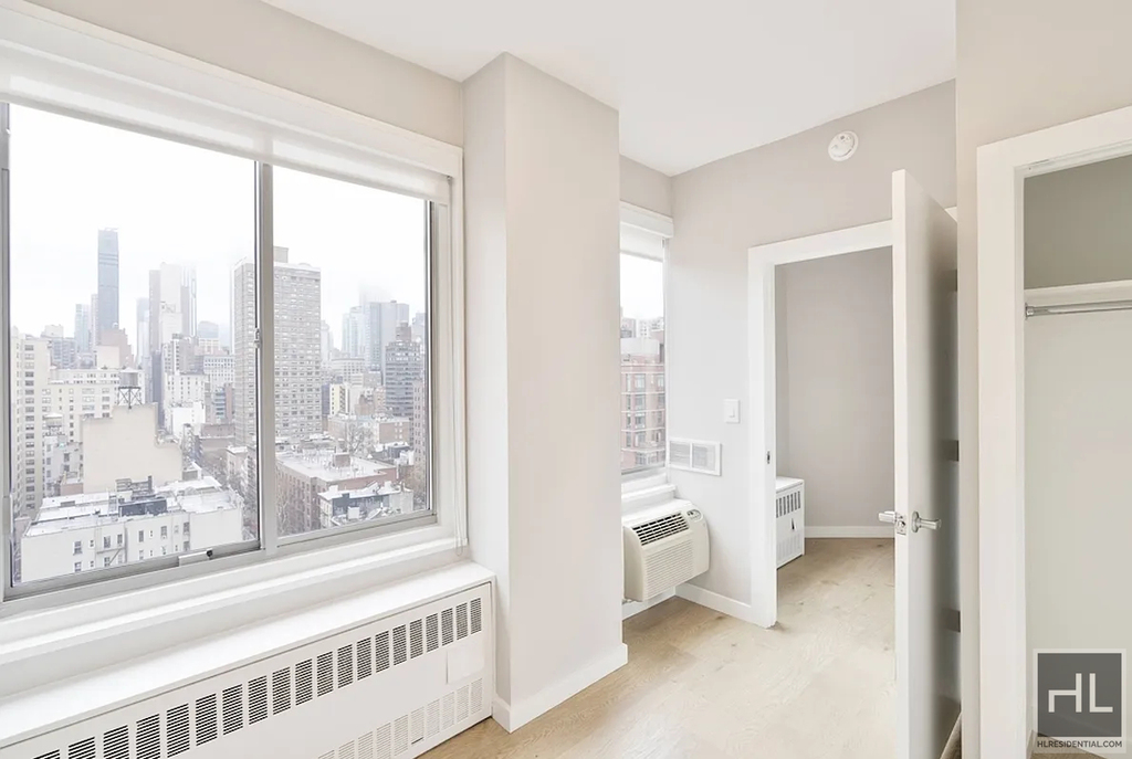 2nd Avenue - Photo 3