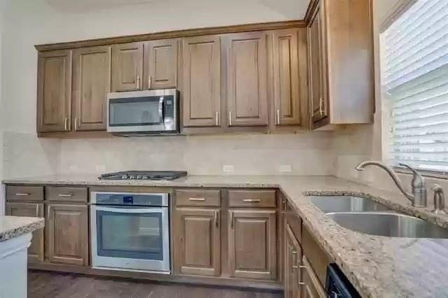 1412 Rose Bud Court - Photo 3