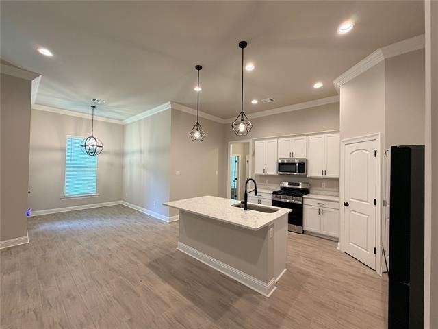 277 Saint Edmunds Way - Photo 2