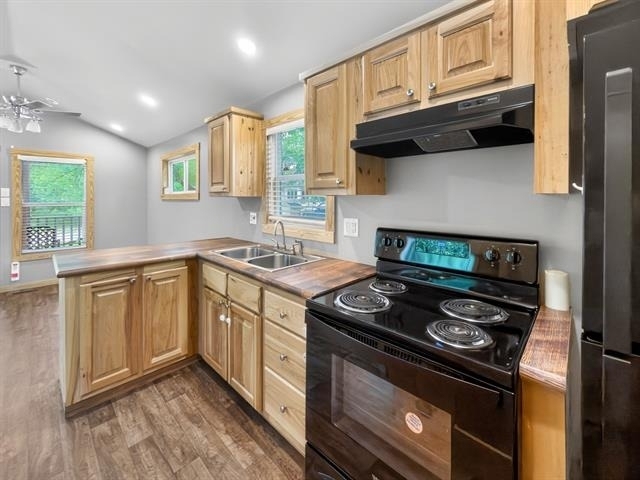 761 Paxton Road - Photo 2
