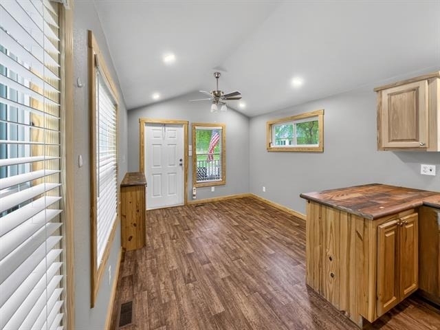 761 Paxton Road - Photo 4