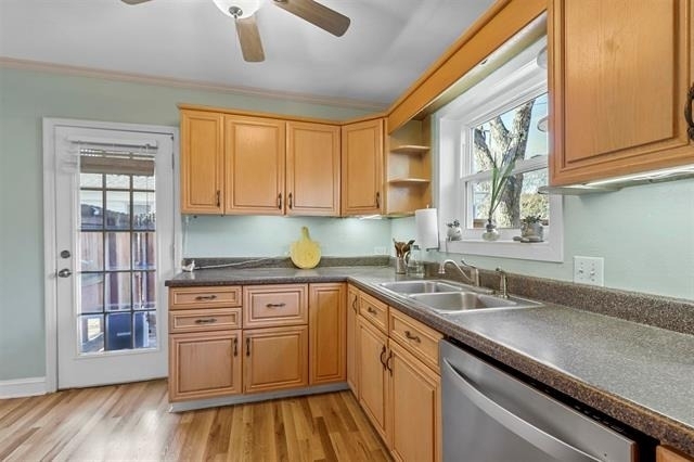 6312 Malvey Avenue - Photo 9