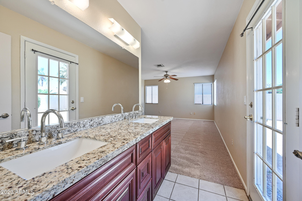 6830 E Paradise Lane - Photo 21