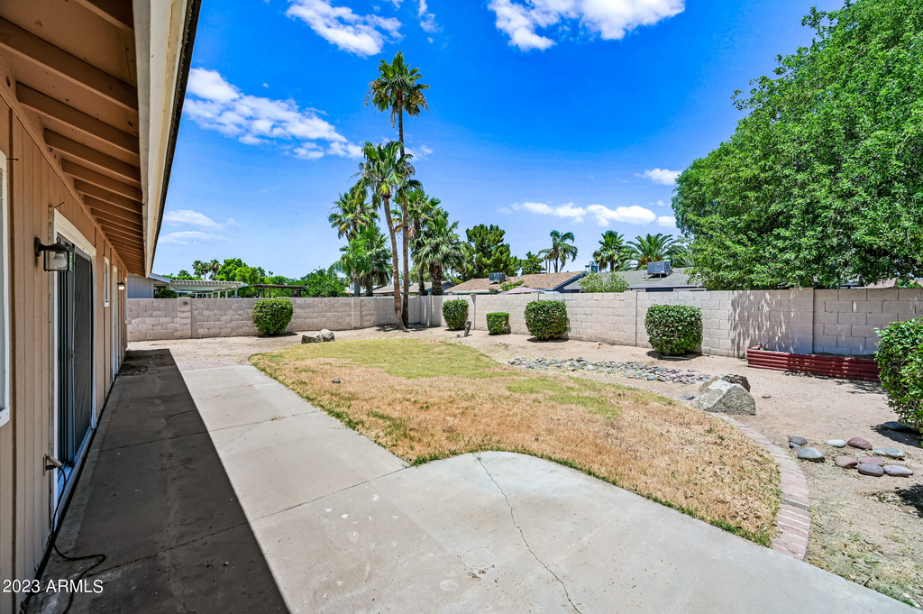 6830 E Paradise Lane - Photo 23