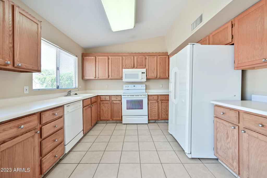 6830 E Paradise Lane - Photo 7