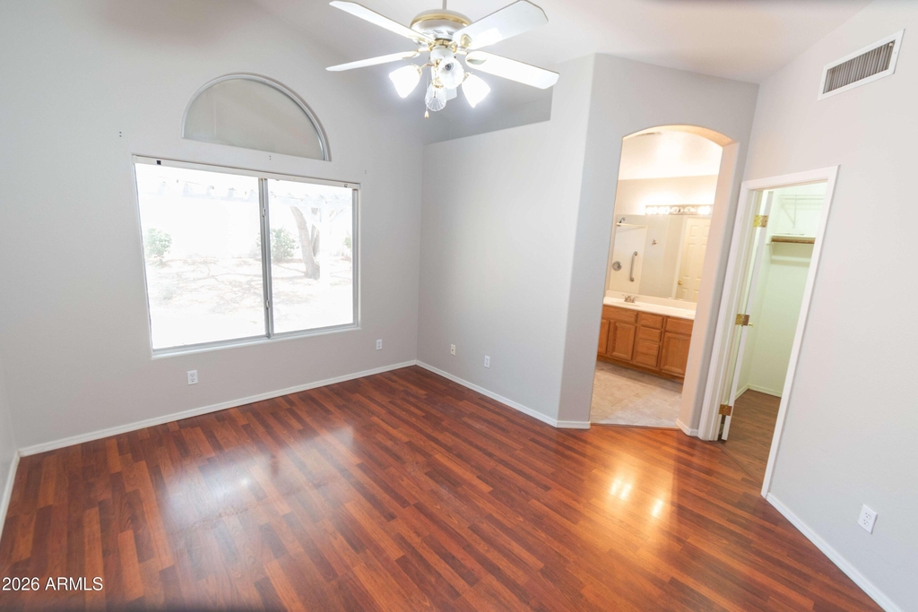 449 N Windsor -- - Photo 22