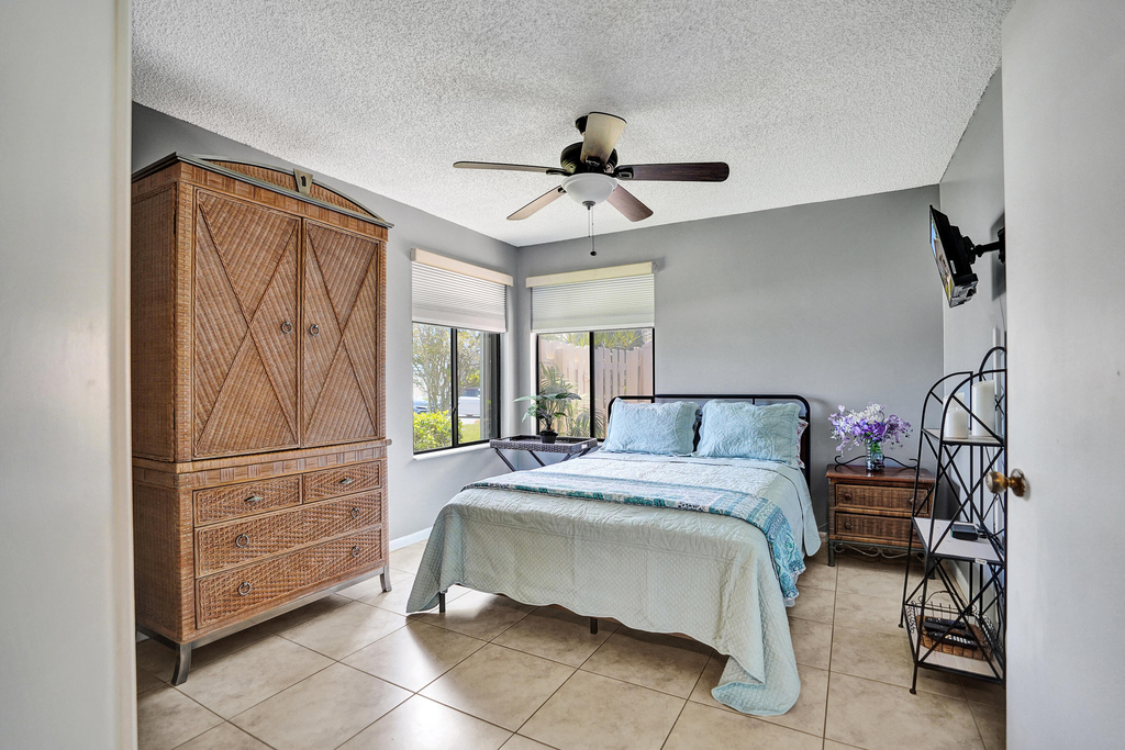 2915 Nw 12th Street - Photo 25