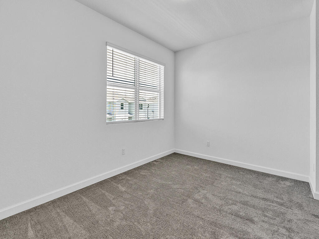 380 Se Crossoak Lane - Photo 11