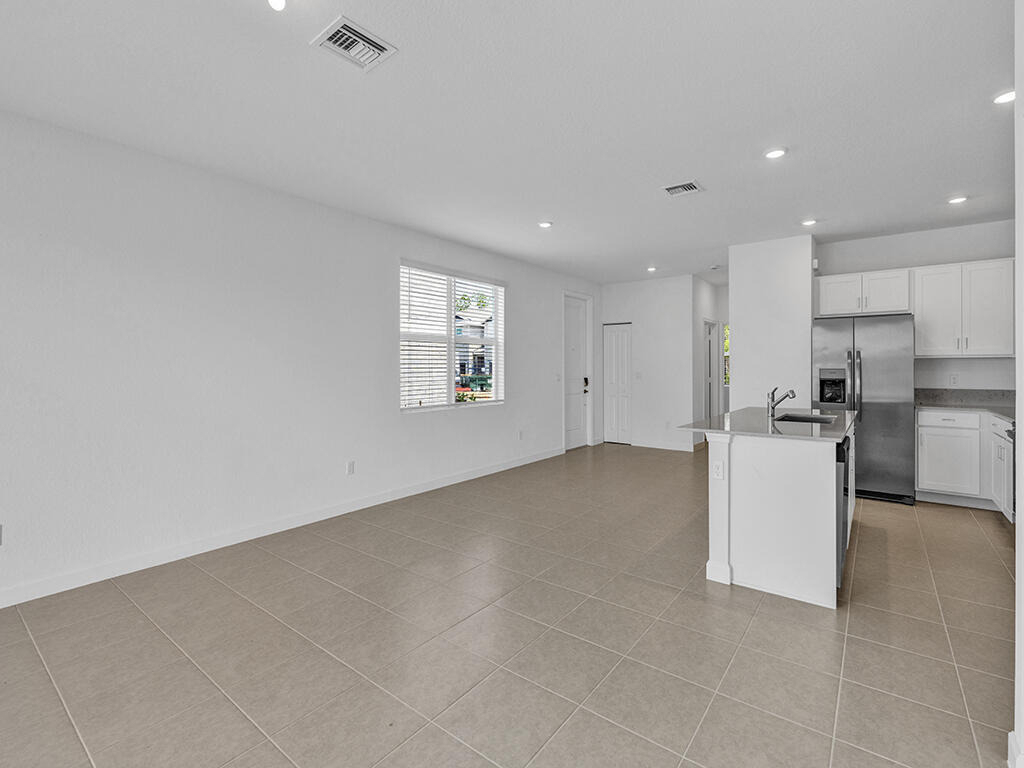380 Se Crossoak Lane - Photo 3