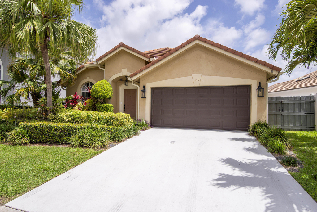 149 Cypress Cove - Photo 0