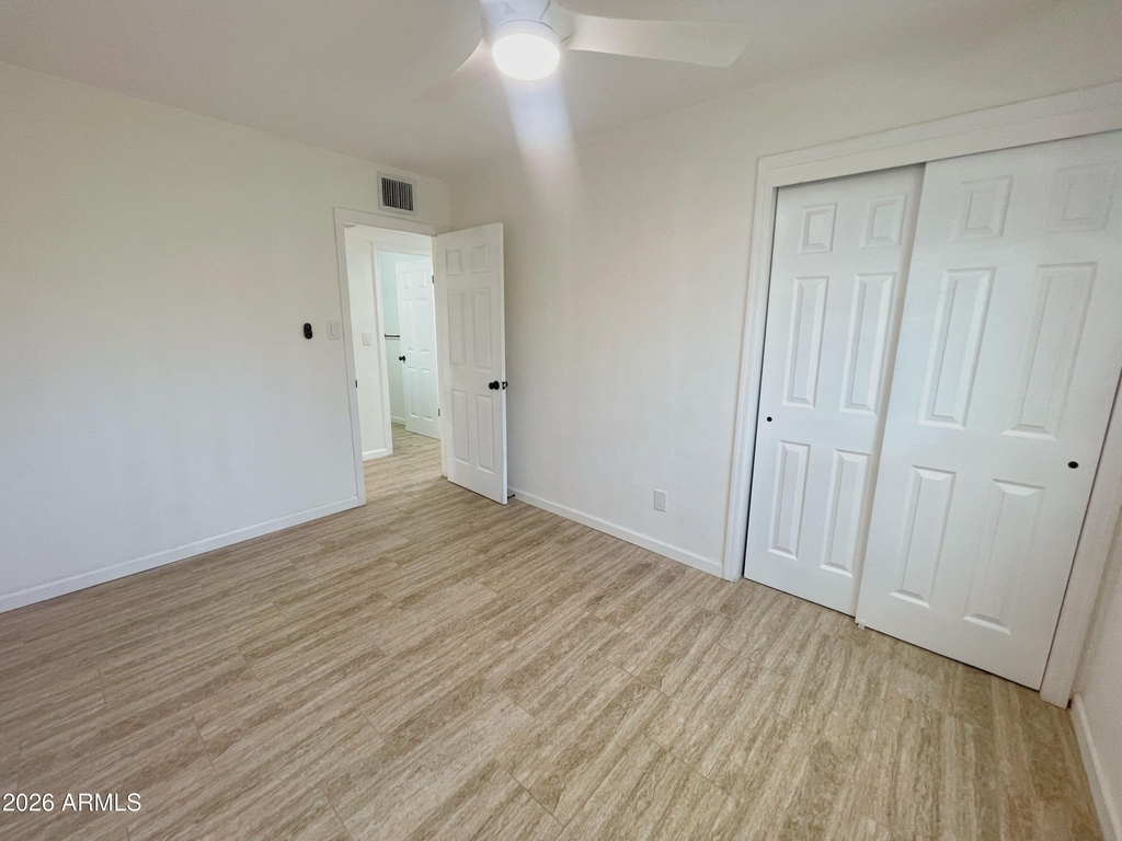 2401 E Meadowbrook Avenue - Photo 20