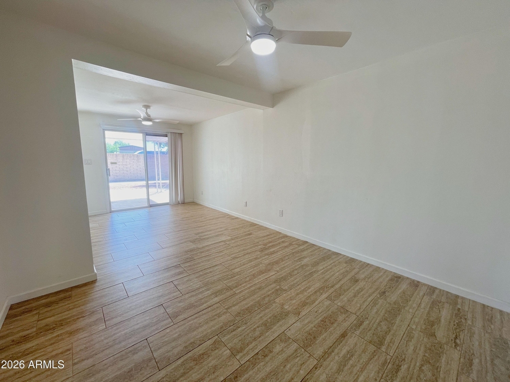 2401 E Meadowbrook Avenue - Photo 21
