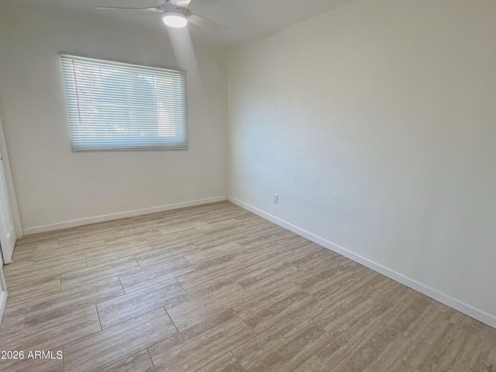 2401 E Meadowbrook Avenue - Photo 19
