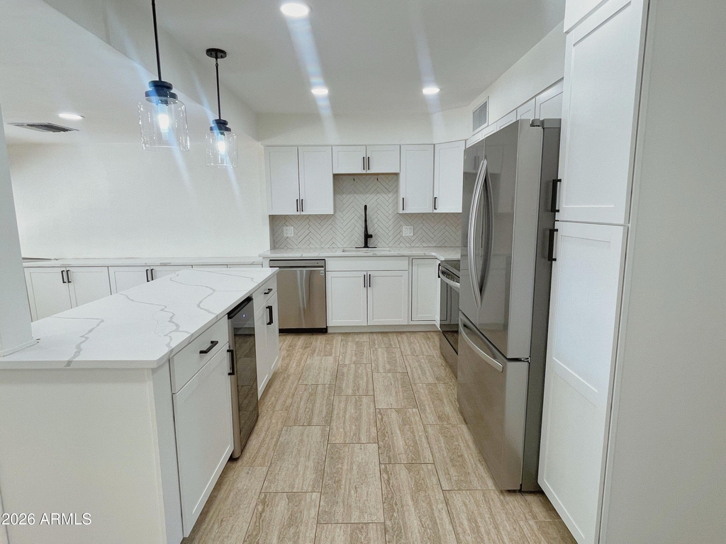 2401 E Meadowbrook Avenue - Photo 8