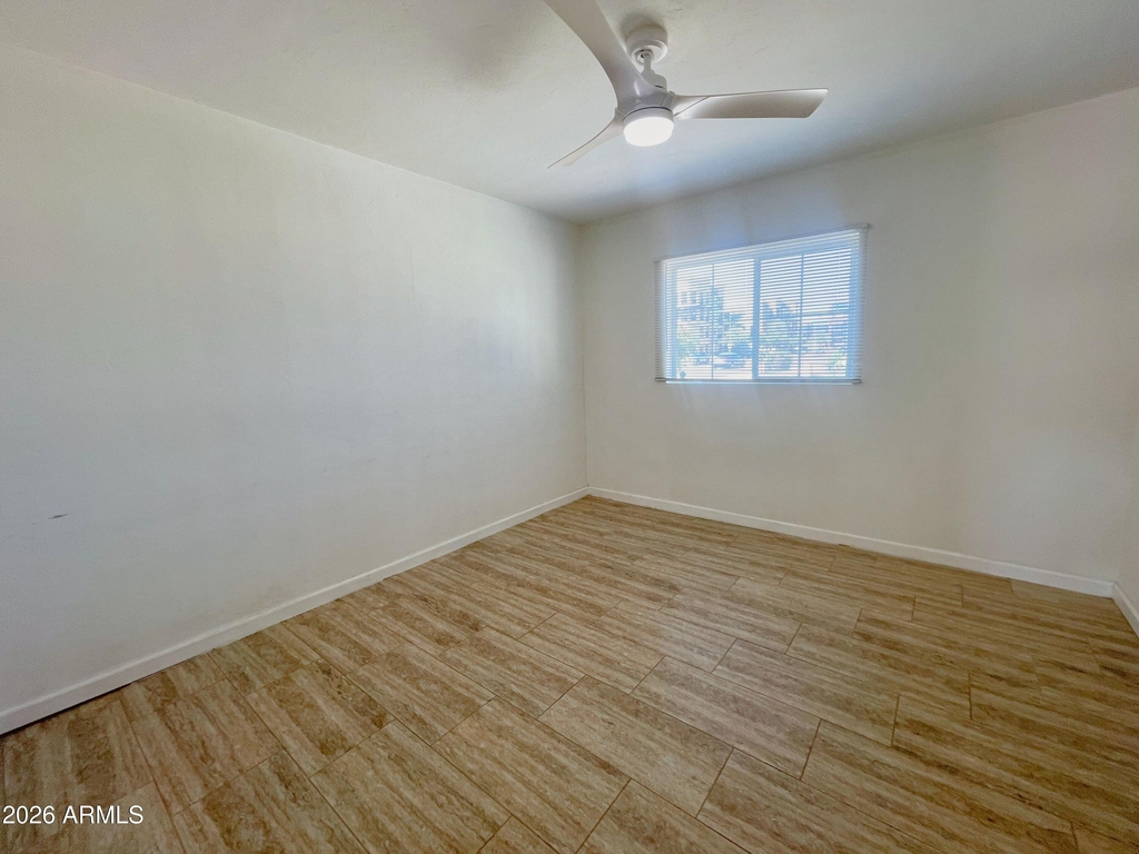 2401 E Meadowbrook Avenue - Photo 25