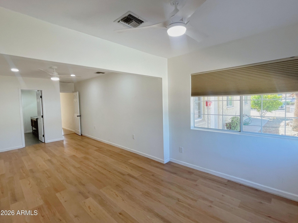 2401 E Meadowbrook Avenue - Photo 15
