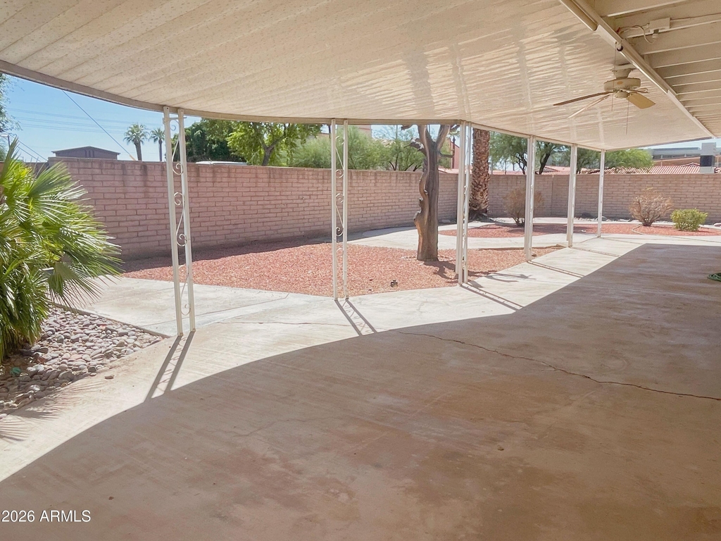 2401 E Meadowbrook Avenue - Photo 29