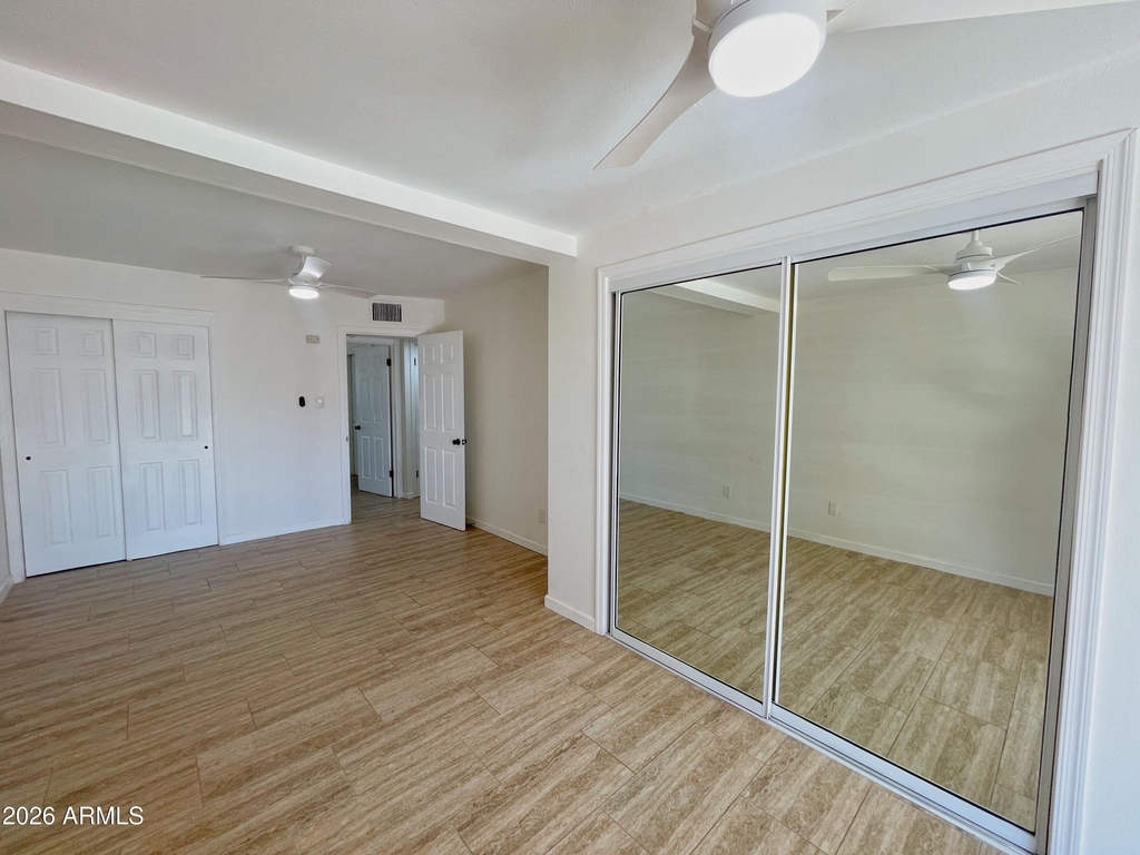 2401 E Meadowbrook Avenue - Photo 22