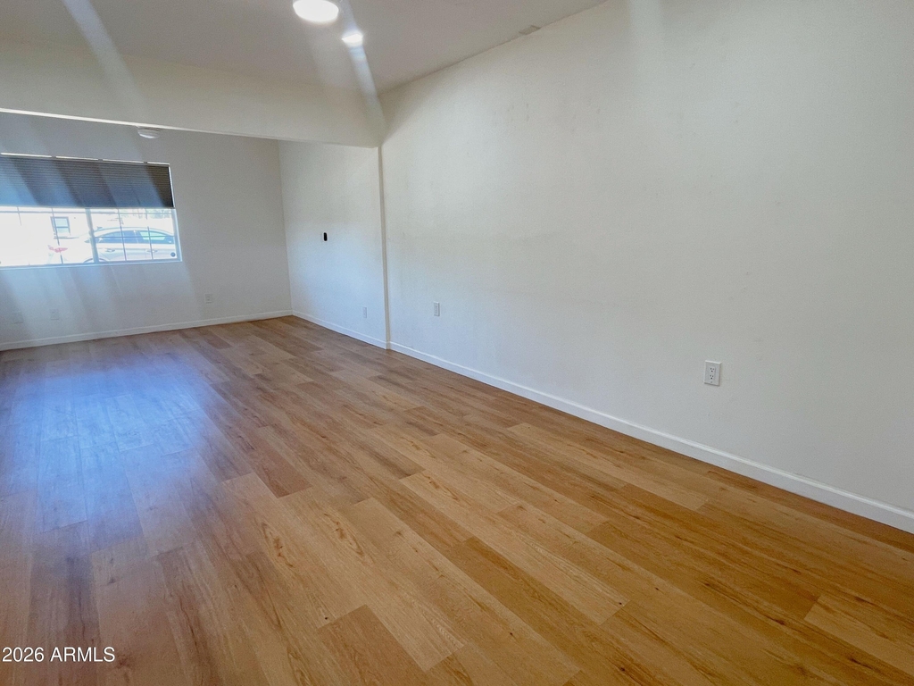 2401 E Meadowbrook Avenue - Photo 13