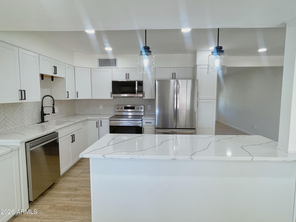 2401 E Meadowbrook Avenue - Photo 10