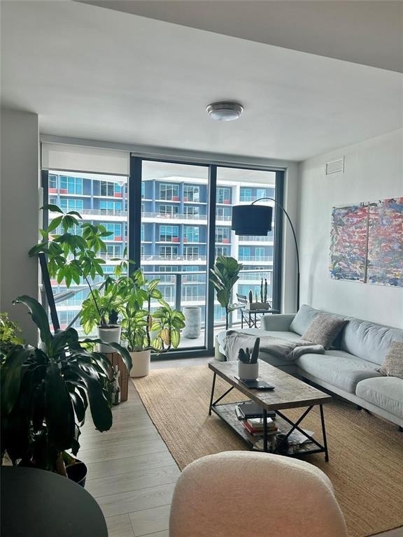 1300 S Miami Avenue - Photo 4