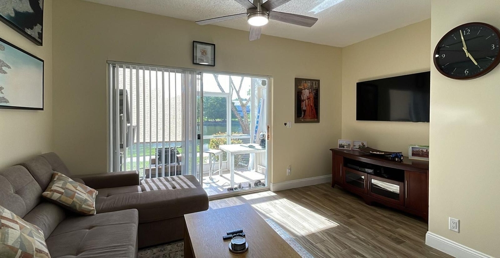 4847 Palmbrooke Terrace - Photo 3