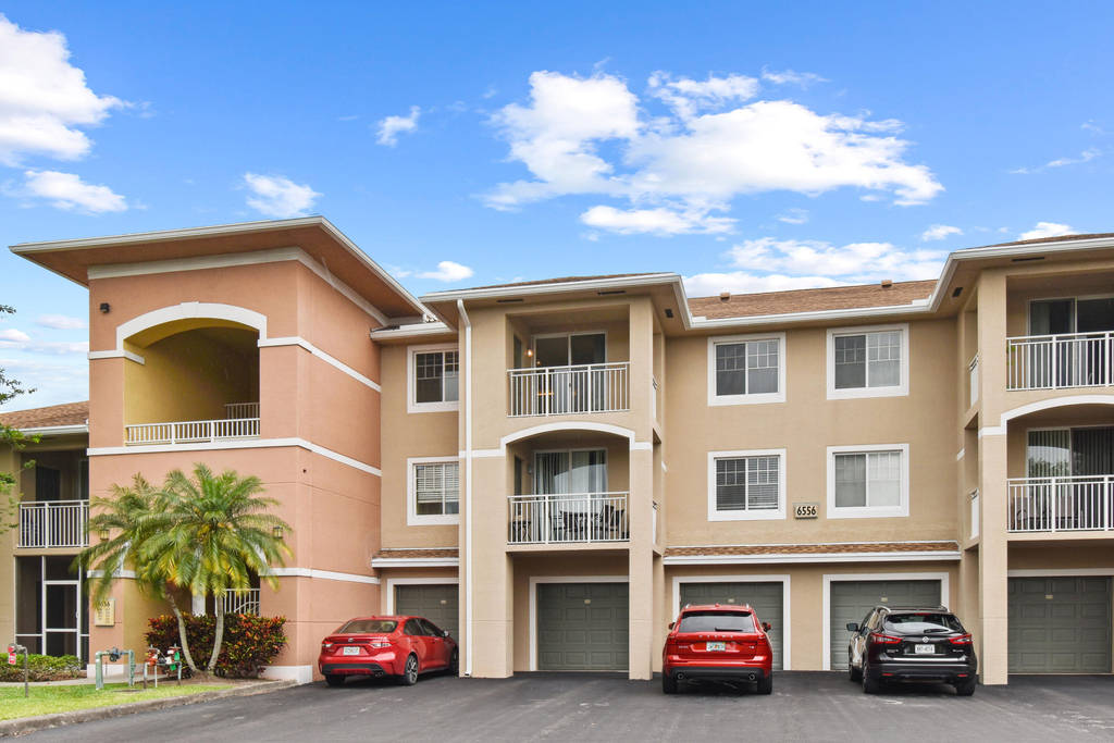 6556 Emerald Dunes Drive - Photo 1