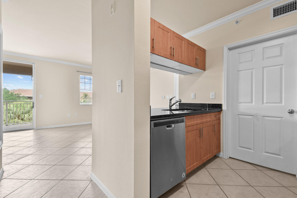 6556 Emerald Dunes Drive - Photo 8