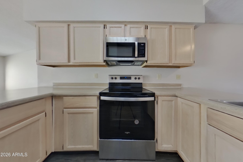 1313 N Avoca -- - Photo 5