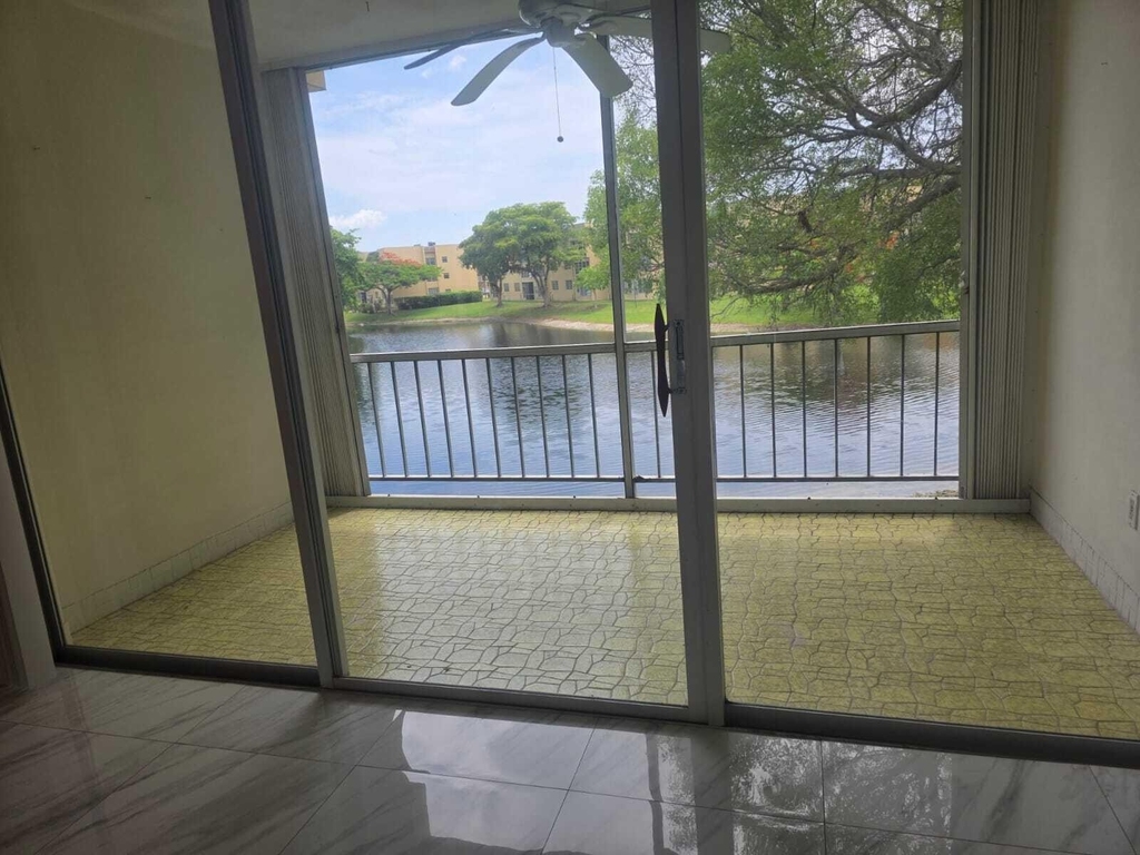 5750 Nw 64th Avenue - Photo 4
