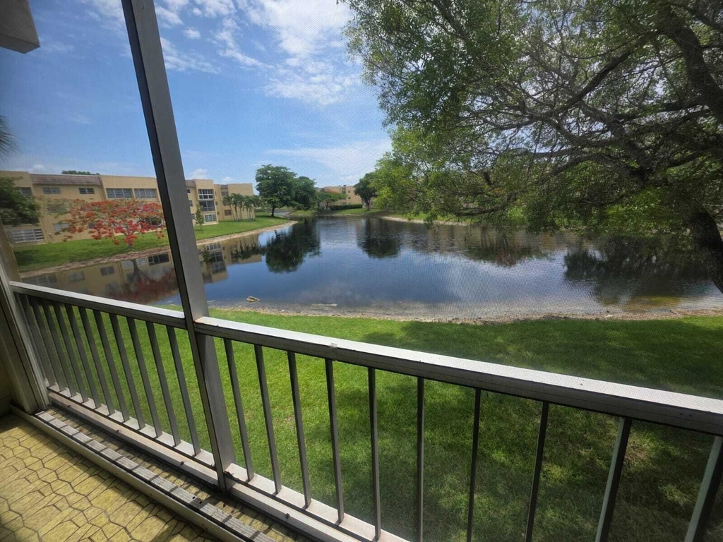 5750 Nw 64th Avenue - Photo 3