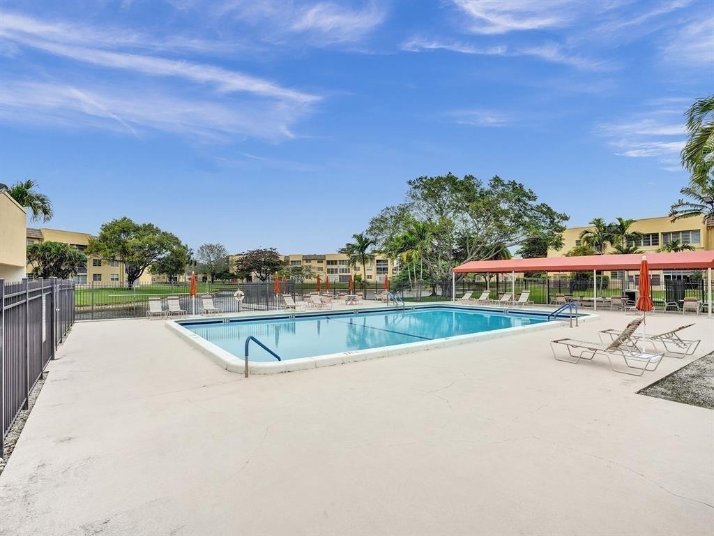 5750 Nw 64th Avenue - Photo 8