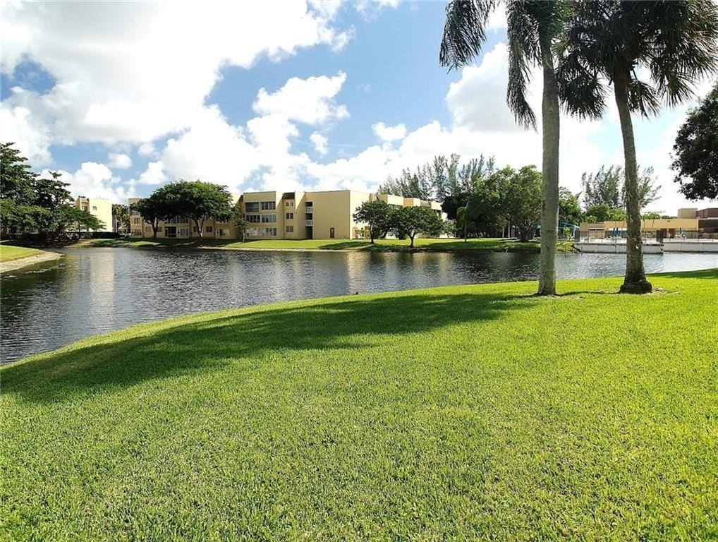 5750 Nw 64th Avenue - Photo 6
