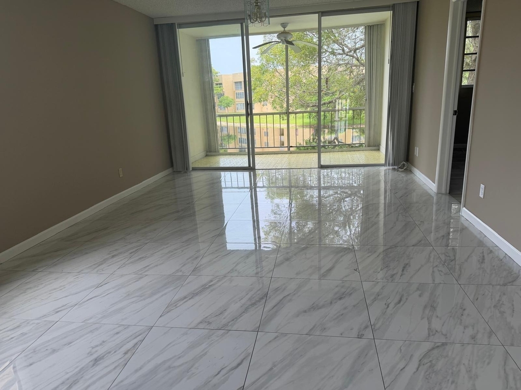 5750 Nw 64th Avenue - Photo 14