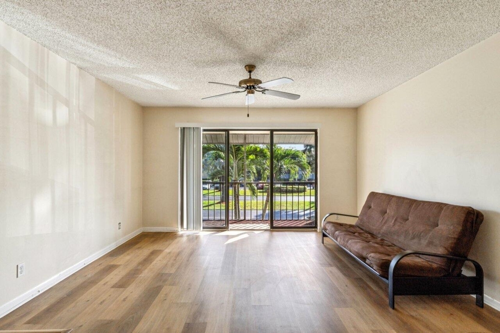 618 Sea Pine Way - Photo 2
