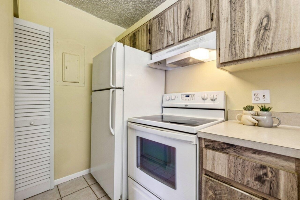 618 Sea Pine Way - Photo 9