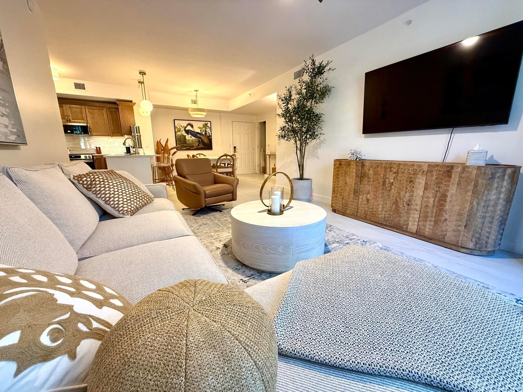780 S Sapodilla Avenue - Photo 2