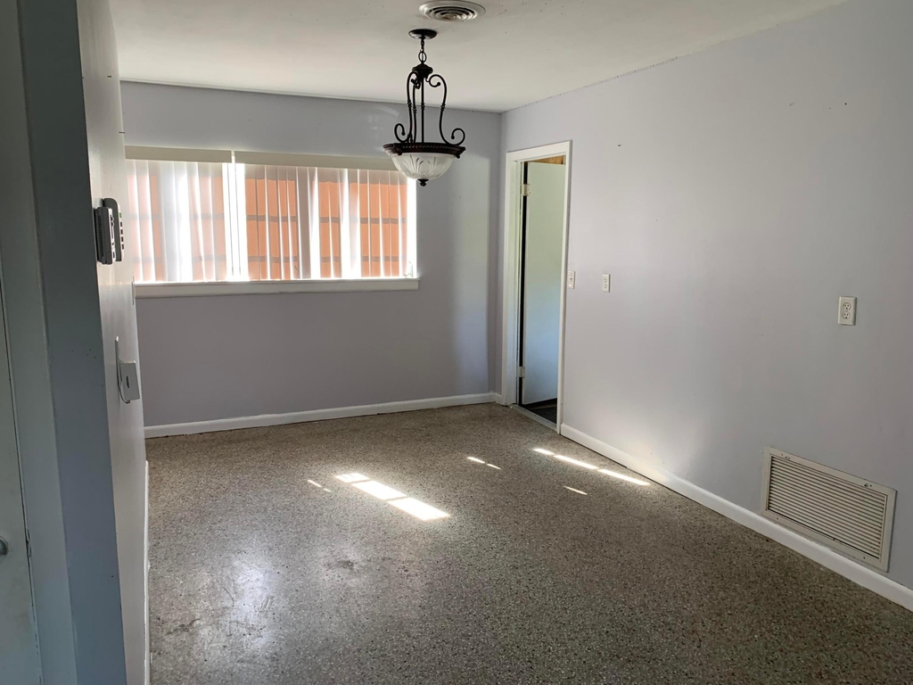 363 Hosbine Street - Photo 9