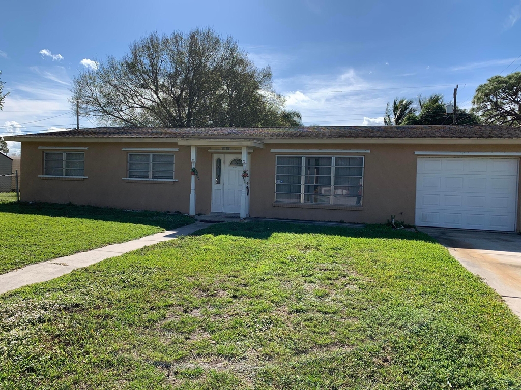 363 Hosbine Street - Photo 1