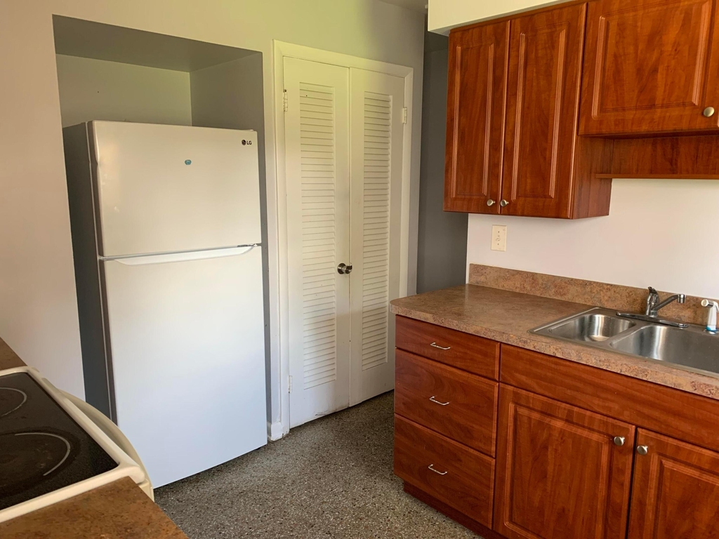 363 Hosbine Street - Photo 6