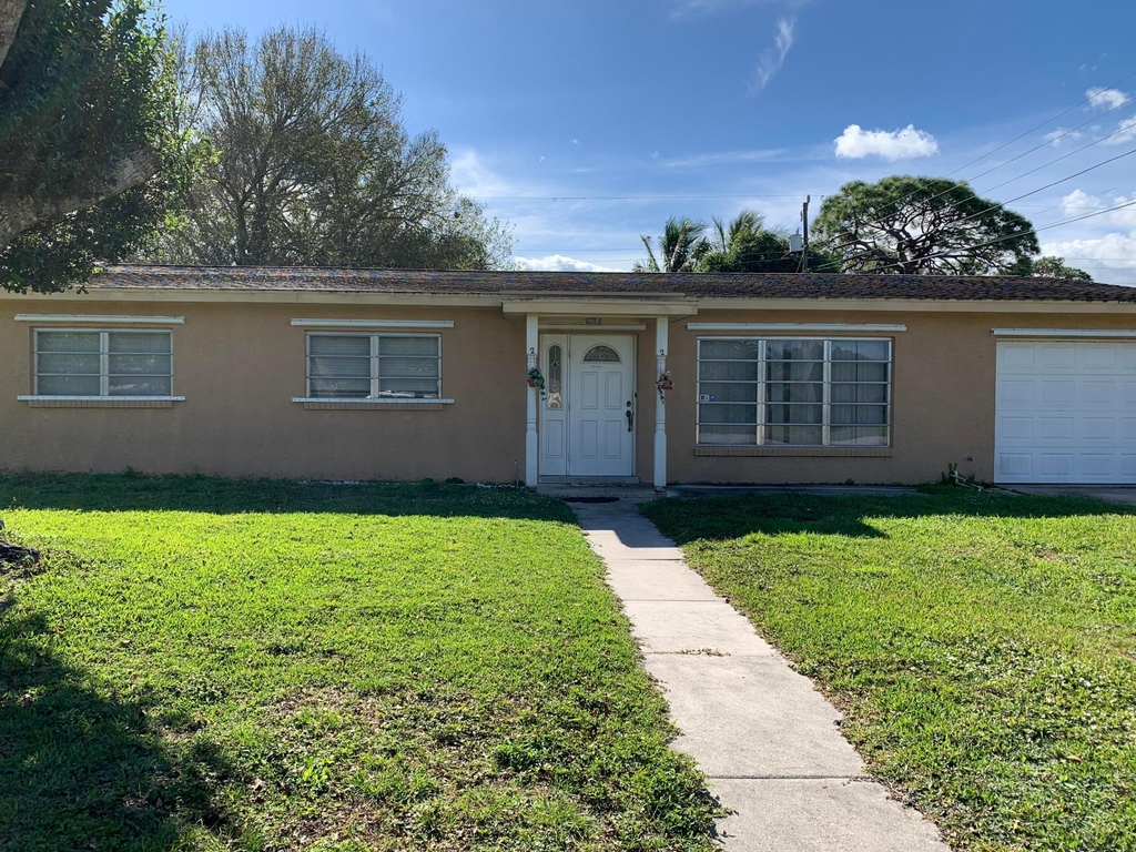 363 Hosbine Street - Photo 0