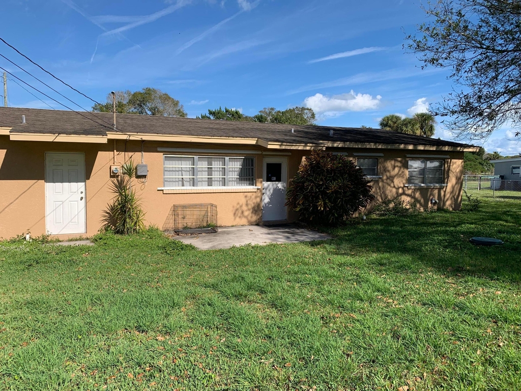 363 Hosbine Street - Photo 3
