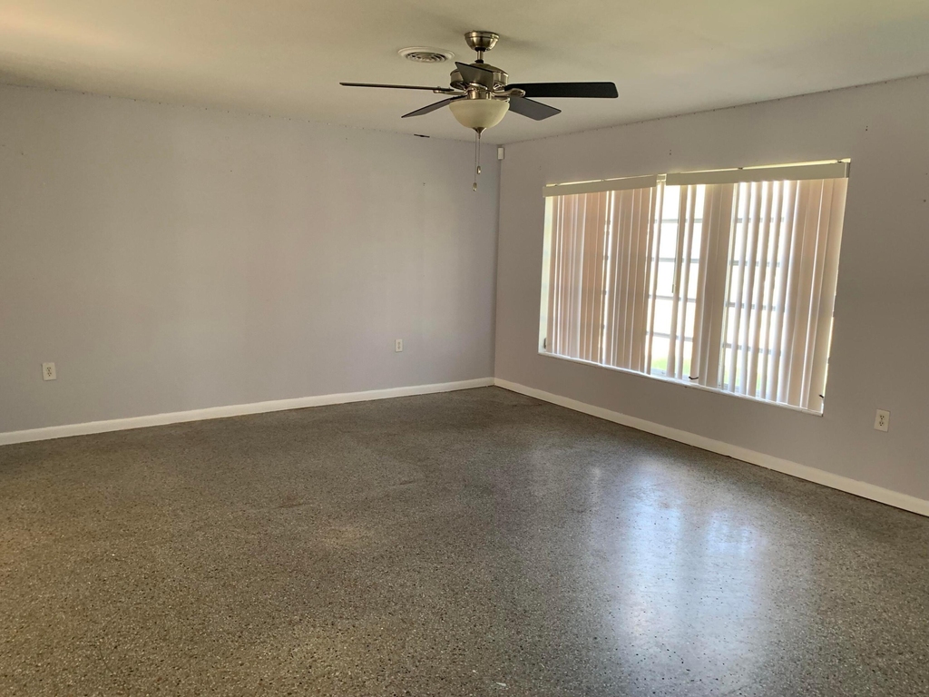 363 Hosbine Street - Photo 8