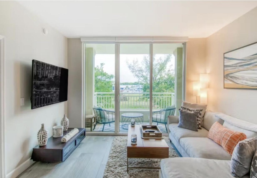 480 Hibiscus Street - Photo 0