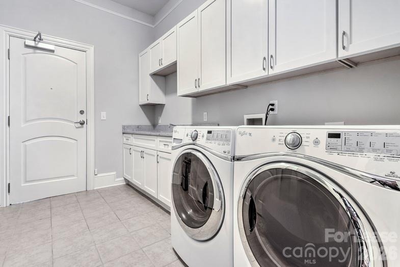 2100 Queens Road W - Photo 11